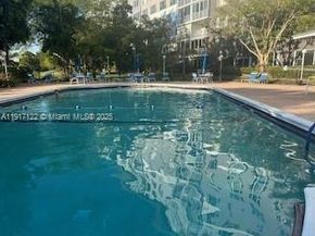 4001 Hillcrest Dr 416, Hollywood FL 33021