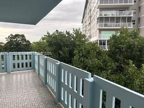 4001 Hillcrest Dr 416, Hollywood FL 33021