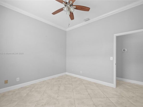 1154 NW 183rd Ter, Pembroke Pines FL 33029