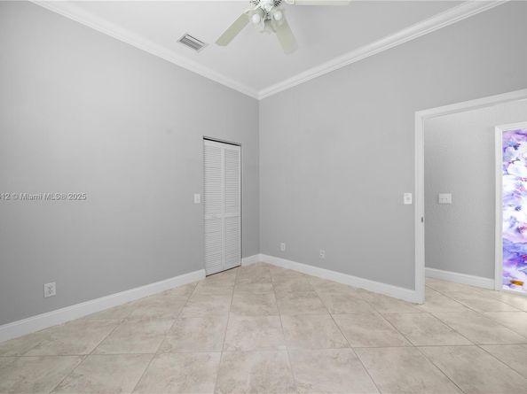 1154 NW 183rd Ter, Pembroke Pines FL 33029