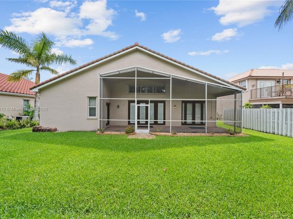 1154 NW 183rd Ter, Pembroke Pines FL 33029
