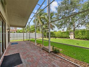1154 NW 183rd Ter, Pembroke Pines FL 33029