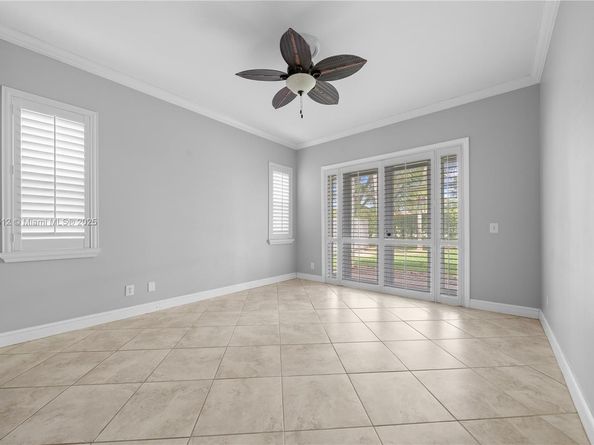 1154 NW 183rd Ter, Pembroke Pines FL 33029
