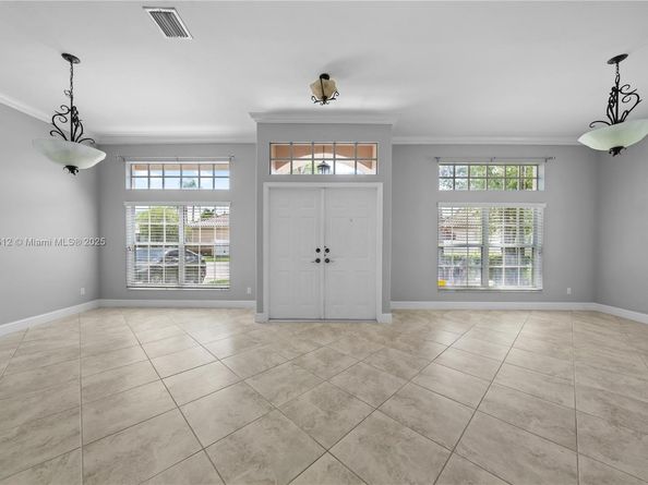 1154 NW 183rd Ter, Pembroke Pines FL 33029
