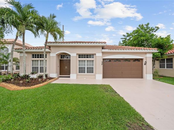 1154 NW 183rd Ter, Pembroke Pines FL 33029
