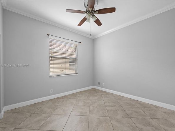 1154 NW 183rd Ter, Pembroke Pines FL 33029