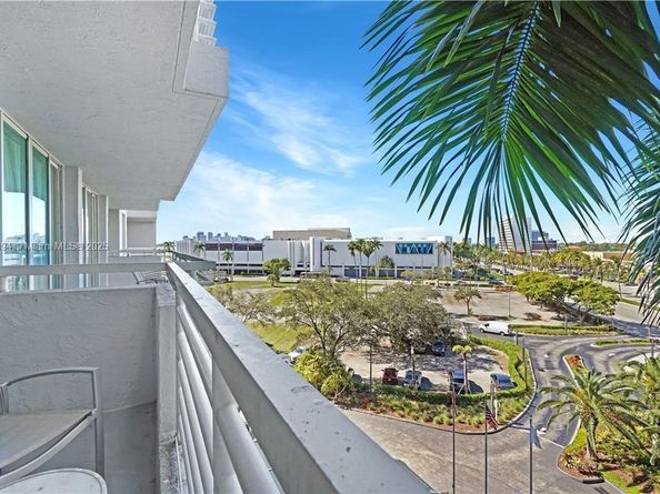 2670 E Sunrise Blvd 521, Fort Lauderdale FL 33304