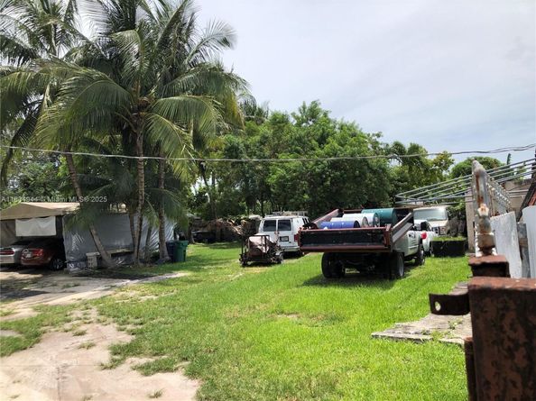 7415 SW 23rd St, Miami FL 33155