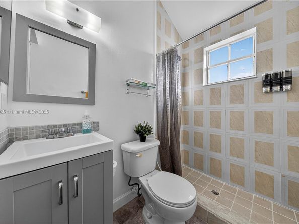 12045 SW 18th St 142, Miami FL 33175