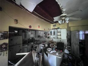 3271 NW 102nd St, Miami FL 33147