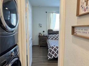 2805 NW 180th St, Miami Gardens FL 33056