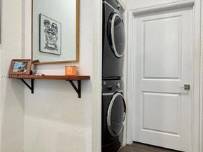 2805 NW 180th St, Miami Gardens FL 33056