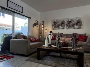 2805 NW 180th St, Miami Gardens FL 33056