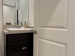 2805 NW 180th St, Miami Gardens FL 33056