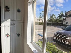 2805 NW 180th St, Miami Gardens FL 33056