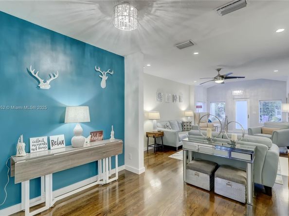 1625 NE 4th Pl, Fort Lauderdale FL 33301