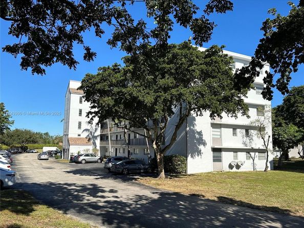 8750 N Sherman Cir 102, Miramar FL 33025