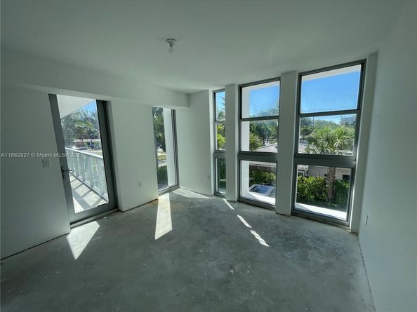13800 Highland Dr 210, North Miami Beach FL 33181