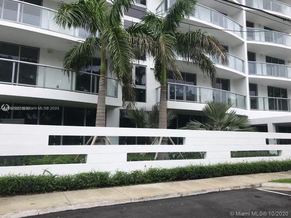 13800 Highland Dr 210, North Miami Beach FL 33181