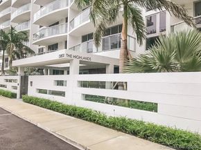 13800 Highland Dr 210, North Miami Beach FL 33181