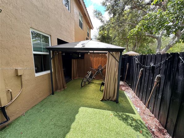 8908 SW 109th Ave, Miami FL 33176