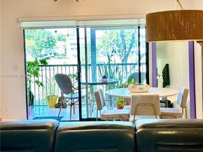 100 SW 130th Ter 211C, Pembroke Pines FL 33027