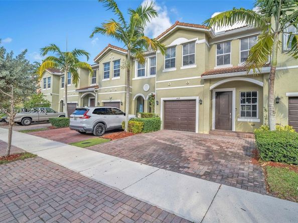 1429 SE 26th Ave, Homestead FL 33035