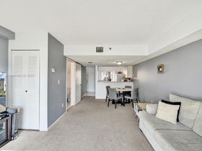 174 Riviera Cir 274, Weston FL 33326