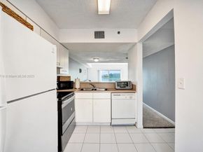 174 Riviera Cir 274, Weston FL 33326