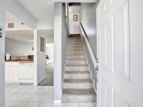 174 Riviera Cir 274, Weston FL 33326