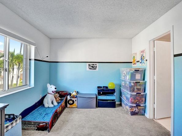 174 Riviera Cir 274, Weston FL 33326