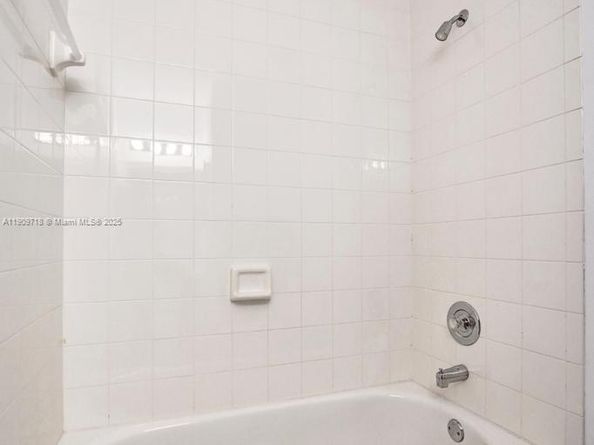 174 Riviera Cir 274, Weston FL 33326