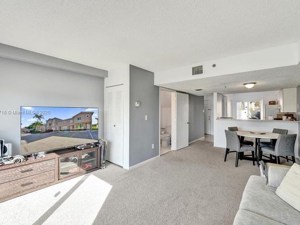 174 Riviera Cir 274, Weston FL 33326