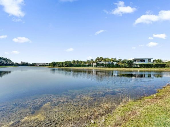 174 Riviera Cir 274, Weston FL 33326