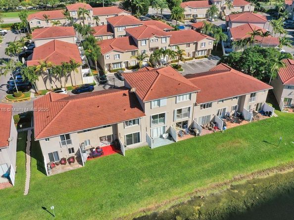 174 Riviera Cir 274, Weston FL 33326