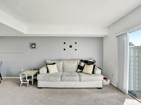 174 Riviera Cir 274, Weston FL 33326