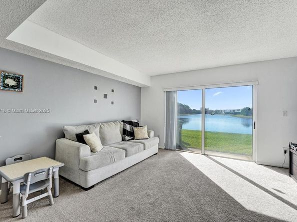 174 Riviera Cir 274, Weston FL 33326