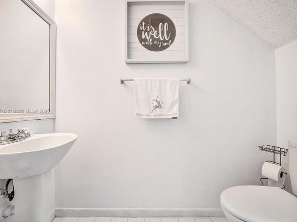 174 Riviera Cir 274, Weston FL 33326