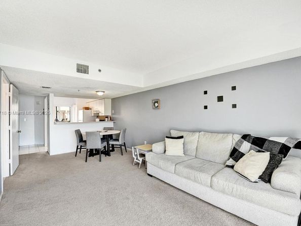 174 Riviera Cir 274, Weston FL 33326