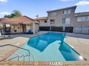 174 Riviera Cir 274, Weston FL 33326