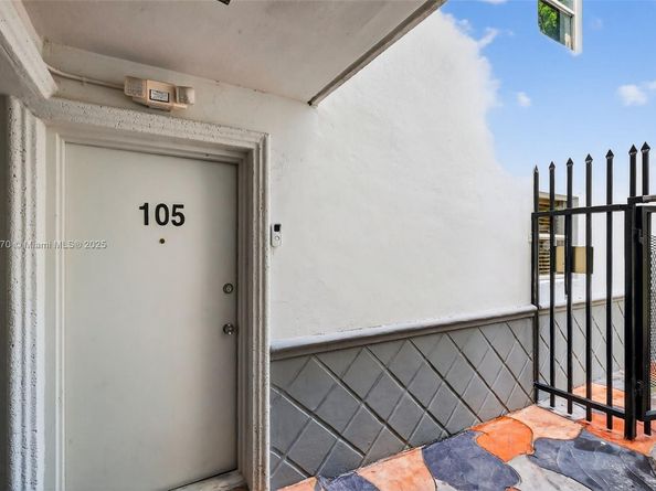444 SW 4th St 105, Miami FL 33130