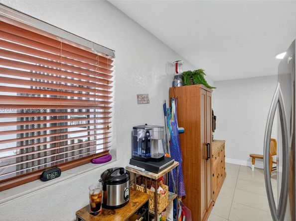 444 SW 4th St 105, Miami FL 33130