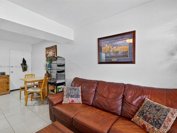 444 SW 4th St 105, Miami FL 33130