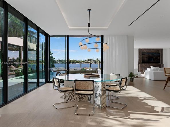 1165 N Biscayne Point Rd, Miami Beach FL 33141