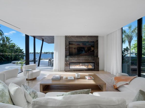 1165 N Biscayne Point Rd, Miami Beach FL 33141