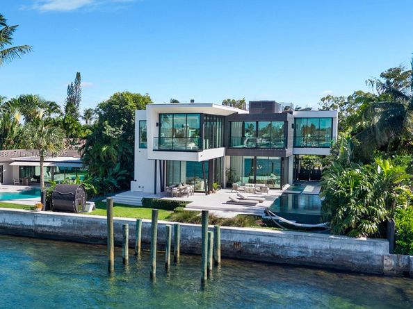 1165 N Biscayne Point Rd, Miami Beach FL 33141