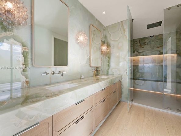 1165 N Biscayne Point Rd, Miami Beach FL 33141