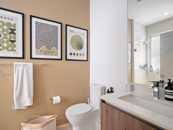 65 N Shore Dr 31C, Miami Beach FL 33141