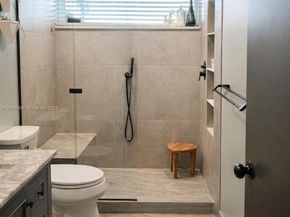 201 NW 7th St 103, Miami FL 33136