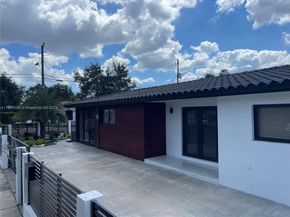 180 NW 59th Ct, Miami FL 33126